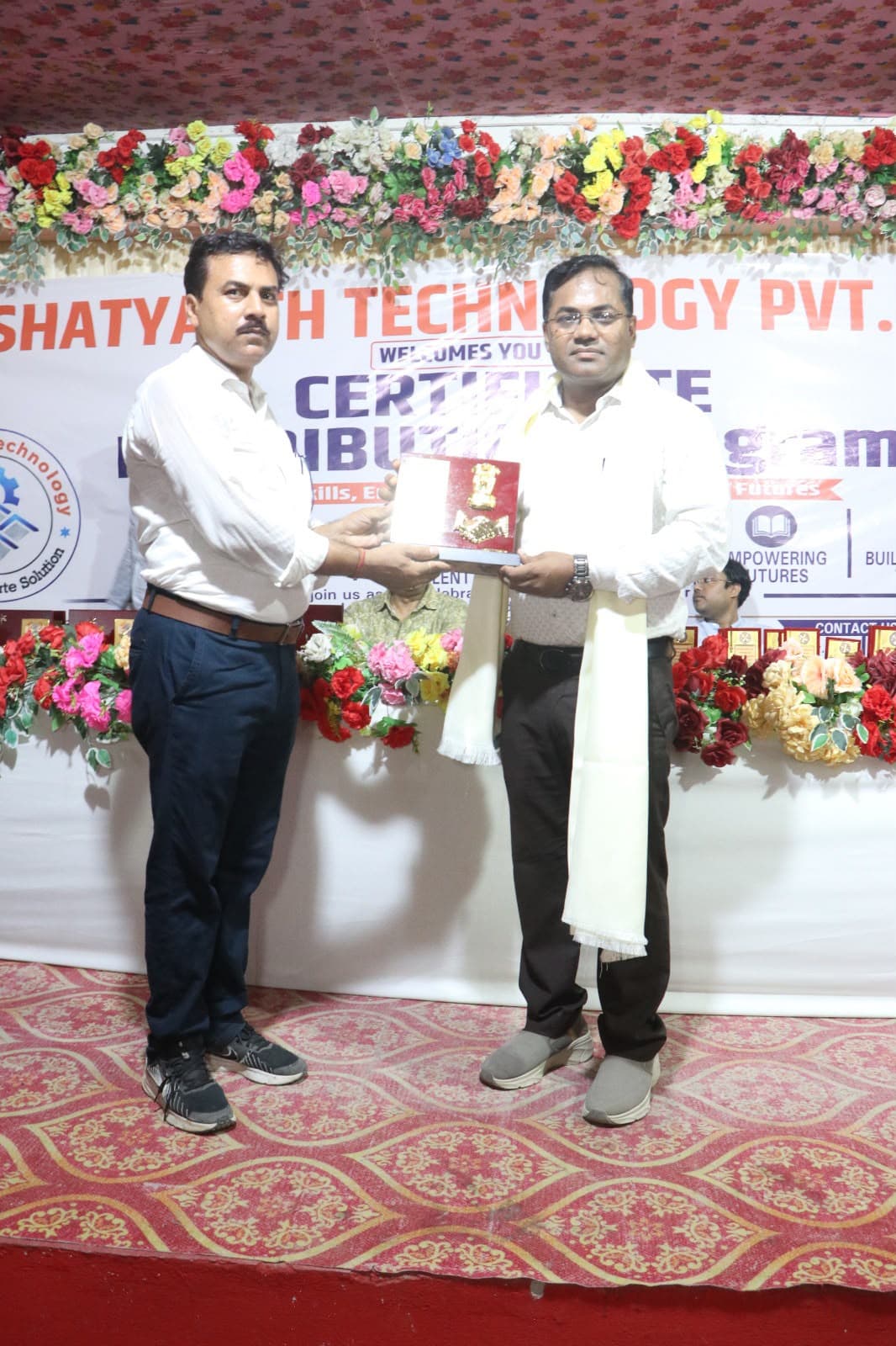 Chief guest felicitated with a memento at the Certificate Distribution Program